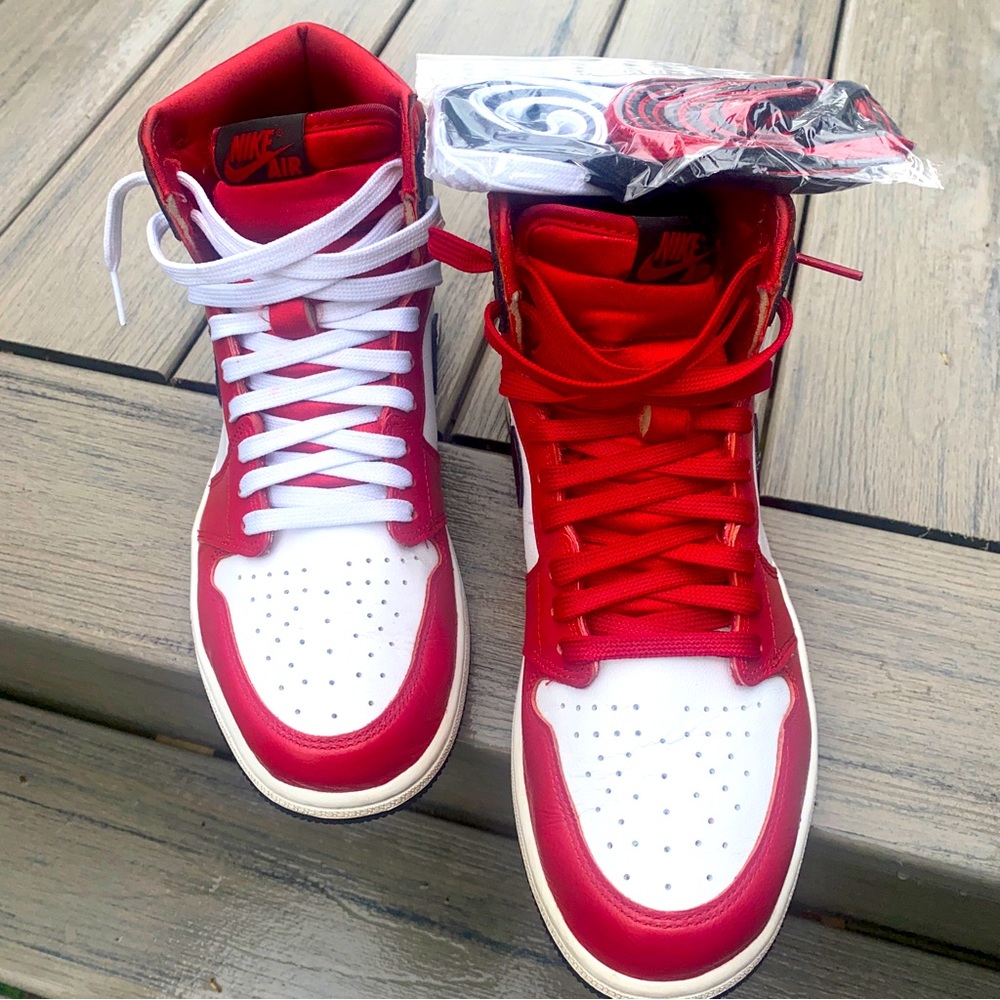 Jordan 1’s Retro High OG Satin Red. “Well-Taken Care Of” 🔥🔥🔥 “Pre-owned”